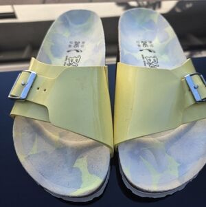 Birki's Yellow Patent Leather Cork Insoles Buckle Sandals 38 5.0 245 L7 M5.